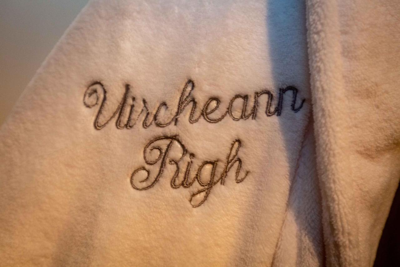 스트론션 Uircheann Righ B&B 외부 사진
